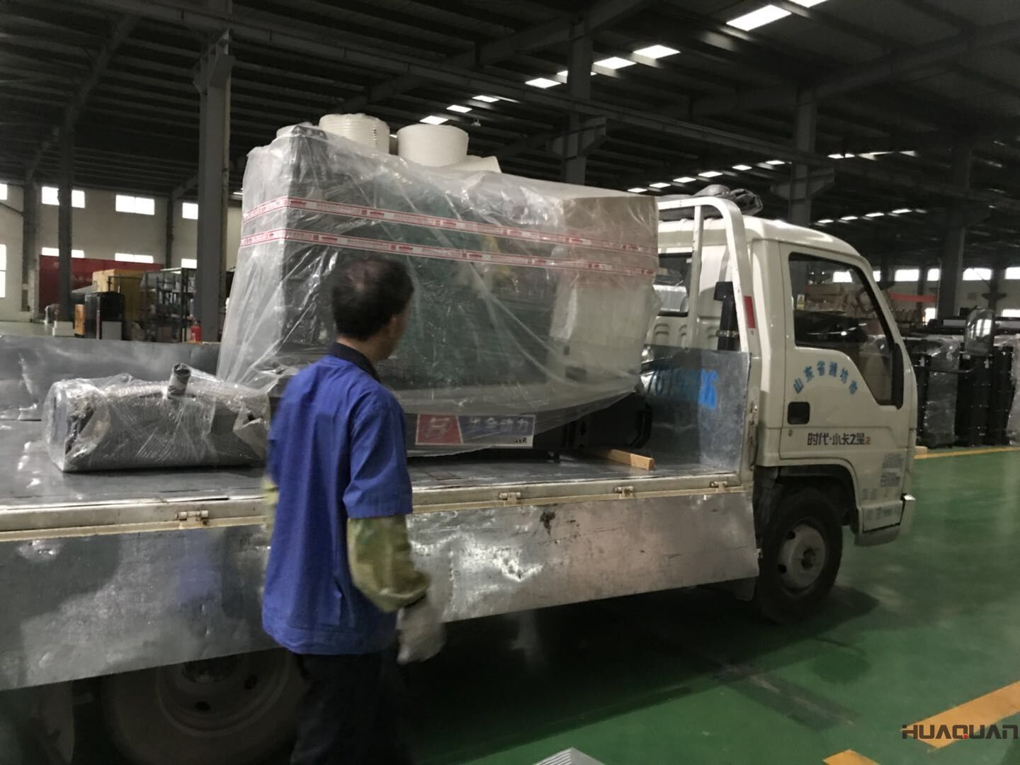 一臺30kw標配型柴油發電機組于7月28號發往貴州