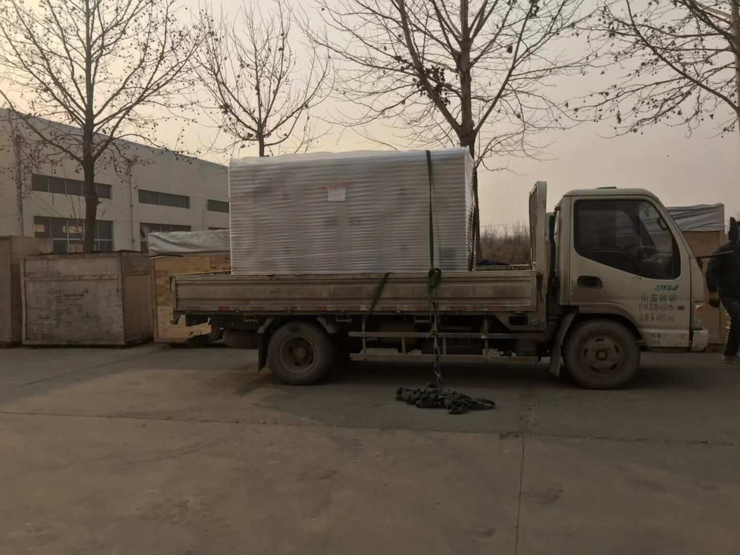 李先生從華全動力采購的一臺100kw靜音箱柴油發(fā)電機組已于1月3日順利發(fā)往河北省