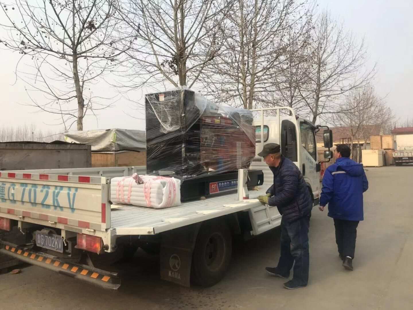 華全動力一臺60kw底座油箱立柜自啟動柴油發電機組于1月16日成功發往山東省