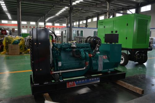 張先生從華全動力采購的250kw含棚移動拖車柴油發電機組于2月28日順利發往山東省